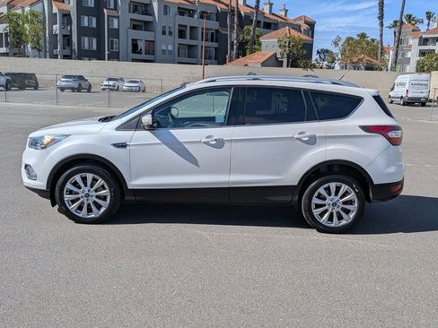 Used 2017 Ford Escape Titanium w/ Equipment Group 301A AWD/4WD image 9