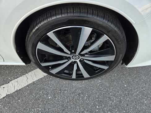 Used 2019 Nissan Altima 2.5 SR image 10