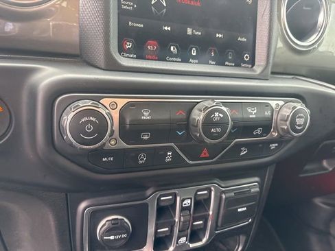 Used 2020 Jeep Wrangler Unlimited Sahara w/ Uconnect 4C Nav & Sound Group image 29