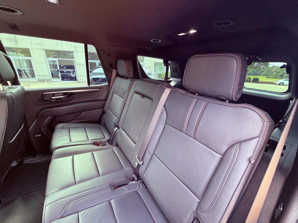 Used 2025 Chevrolet Tahoe RST w/ Comfort Package AWD/4WD image 14