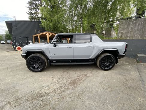 Used 2025 GMC Hummer EV 2X AWD/4WD image 3