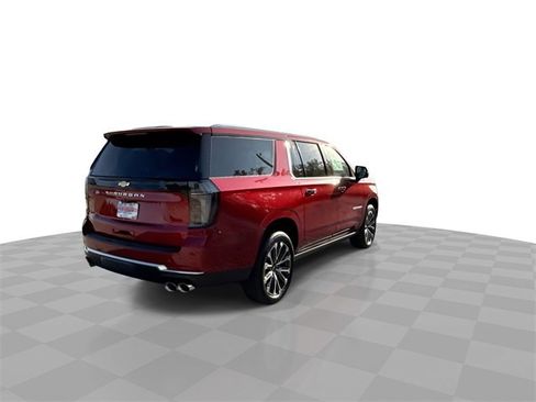 New 2025 Chevrolet Suburban High Country image 8