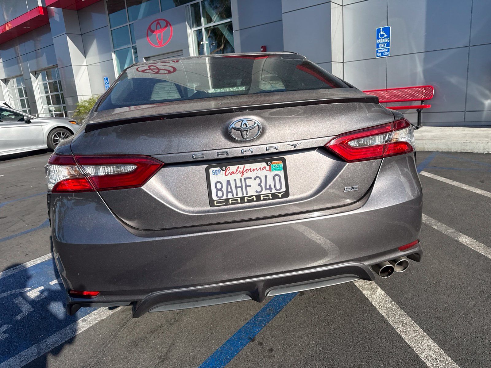 Used 2018 Toyota Camry SE FWD image 8