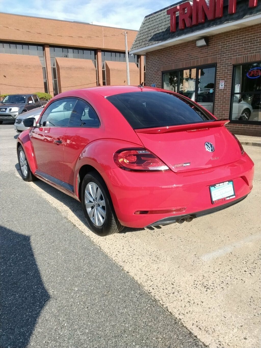 Used 2018 Volkswagen Beetle 2.0T S FWD image 2