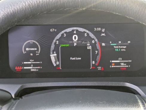 Used 2024 Toyota Tacoma Limited image 22