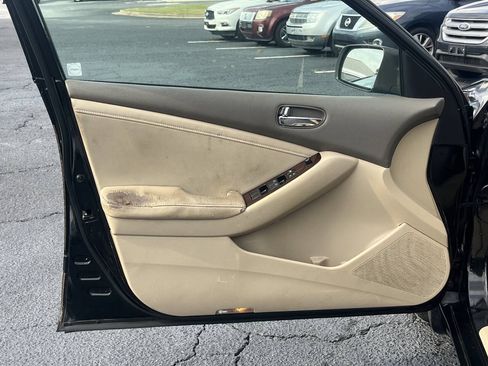 Used 2011 Nissan Altima 2.5 SL w/ 2.5SL Pkg FWD image 9