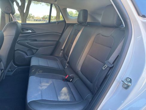 Used 2025 Chevrolet Trax LT image 20