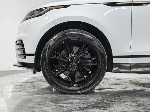 Used 2023 Land Rover Range Rover Velar R-Dynamic S image 3