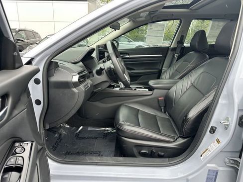 Used 2024 Nissan Altima 2.5 SR w/ SR Premium Package AWD/4WD image 19