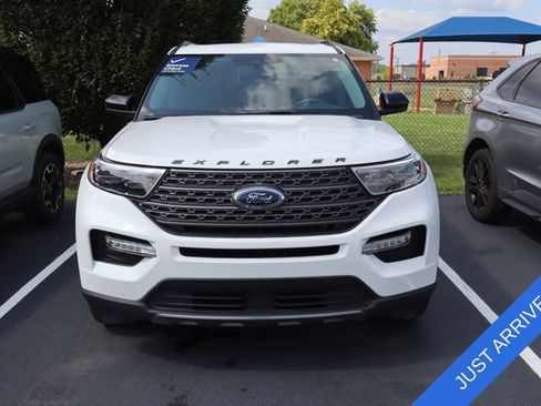 Used 2023 Ford Explorer XLT w/ Equipment Group 202A AWD/4WD image 2