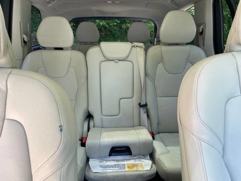 Certified 2023 Volvo XC90 B6 Plus w/ Protection Package Premier AWD/4WD image 17