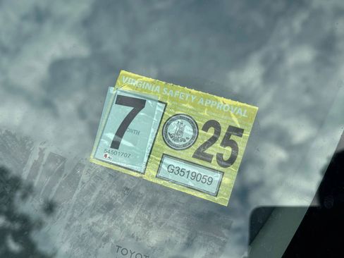 Used 2005 Toyota Corolla LE image 27