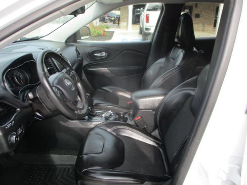 Used 2020 Jeep Cherokee Latitude Plus FWD image 15