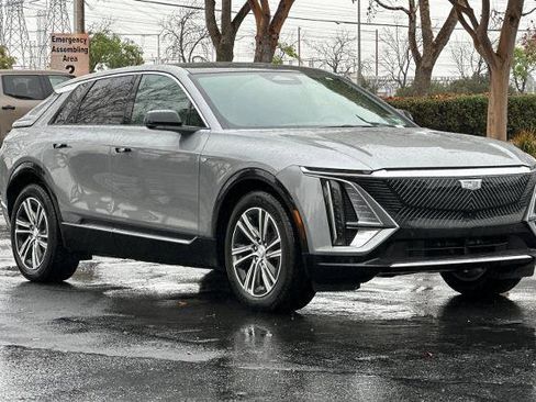 New 2026 Cadillac Lyriq Luxury image 1