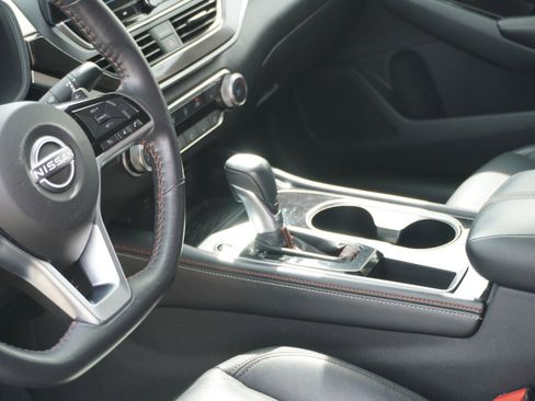 Used 2023 Nissan Altima 2.5 SR w/ SR Premium Package FWD image 20