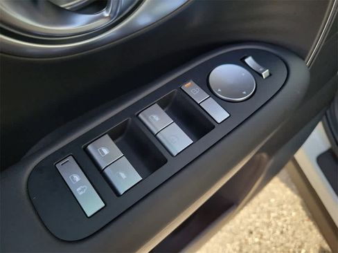 New 2026 Hyundai Ioniq 9 SE image 18