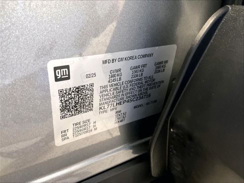 Used 2025 Chevrolet Trax LT w/ LT Convenience Package FWD image 34