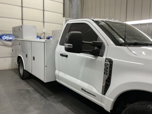 Used 2023 Ford F350 XL w/ XL Chrome Package image 4