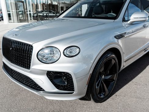 Certified 2023 Bentley Bentayga Extended Wheelbase AWD/4WD image 20
