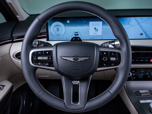 Used 2026 Genesis GV70 2.5T Select image 15