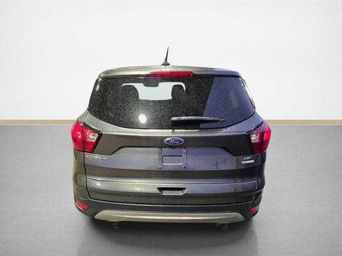 Used 2019 Ford Escape SE image 5