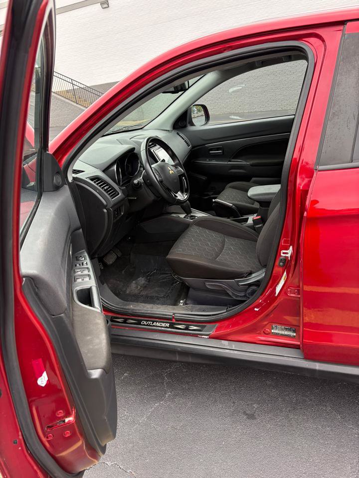 Used 2021 Mitsubishi Outlander Sport ES AWD/4WD image 9