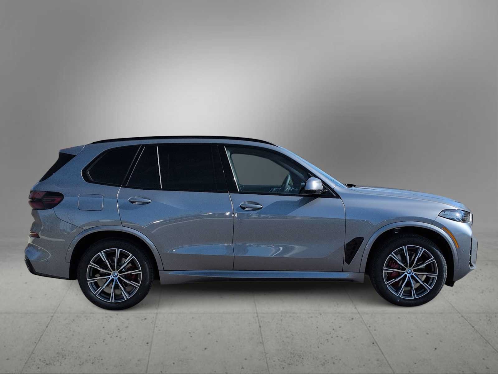 Used 2026 BMW X5 xDrive40i w/ M Sport Package AWD/4WD image 9