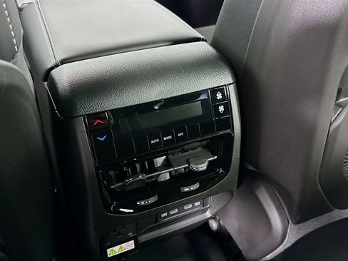 New 2026 Jeep Grand Cherokee L 4WD image 34