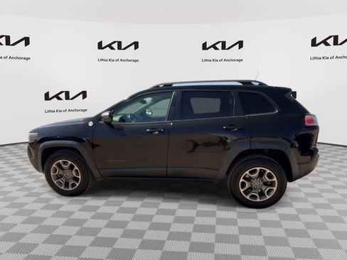 Used 2020 Jeep Cherokee Trailhawk w/ Technology Group AWD/4WD image 6