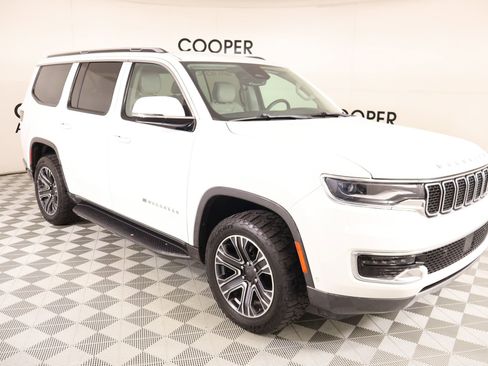 Used 2022 Jeep Wagoneer Series III AWD/4WD image 1
