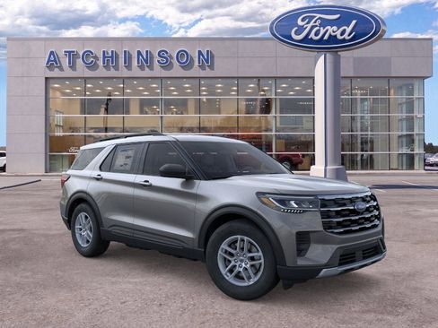 Used 2026 Ford Explorer Active AWD/4WD image 7