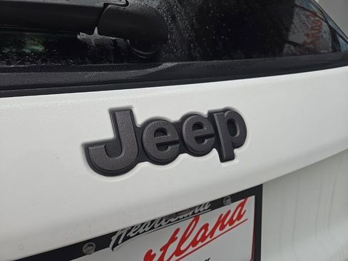 New 2026 Jeep Compass Latitude image 20