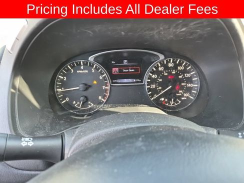 Used 2018 Nissan Pathfinder SL w/ SL Premium Package FWD image 4