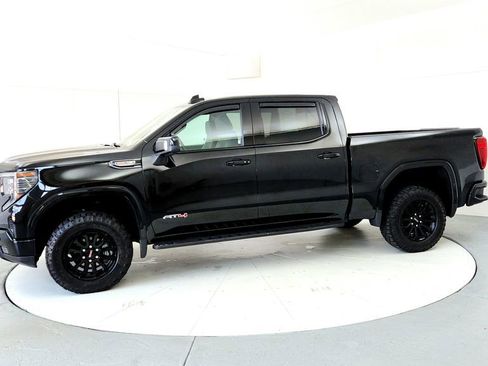 Used 2023 GMC Sierra 1500 AT4 w/ AT4 Premium Package AWD/4WD image 3