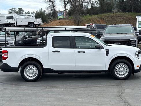 Used 2025 Ford Maverick XLT w/ Equipment Group 302A image 3