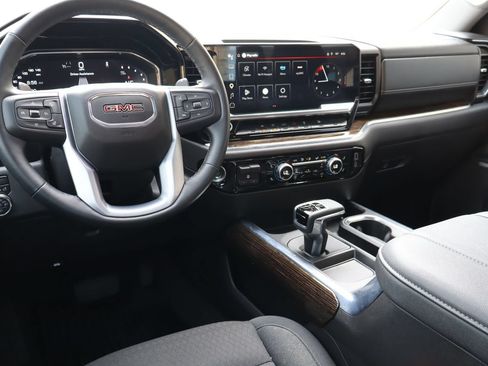Used 2023 GMC Sierra 1500 Elevation w/ Preferred Package RWD image 4