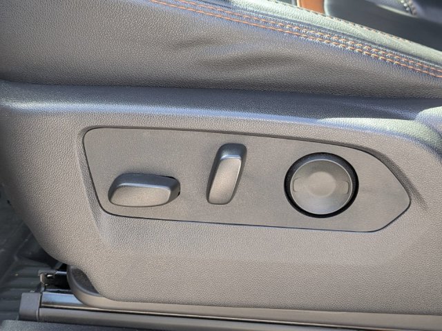 Used 2025 GMC Sierra 2500 AT4 AWD/4WD image 21