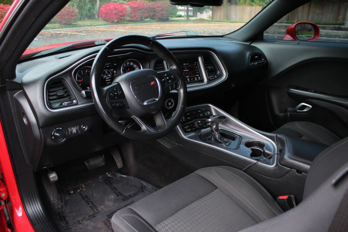 Used 2019 Dodge Challenger SXT RWD image 10