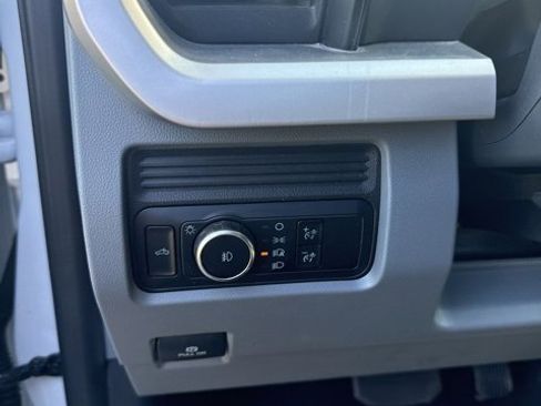 Used 2025 Ford F250 XLT image 17