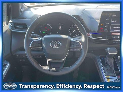 Certified 2024 Toyota Sienna XSE image 15