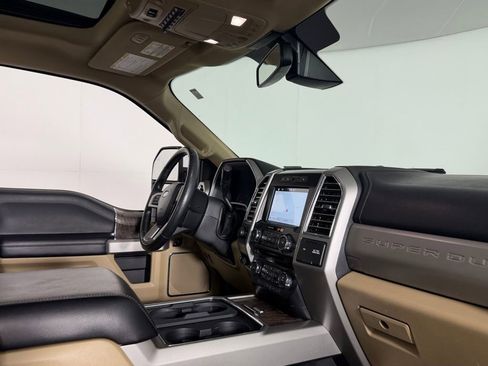 Used 2017 Ford F250 Lariat w/ Lariat Ultimate Package image 31