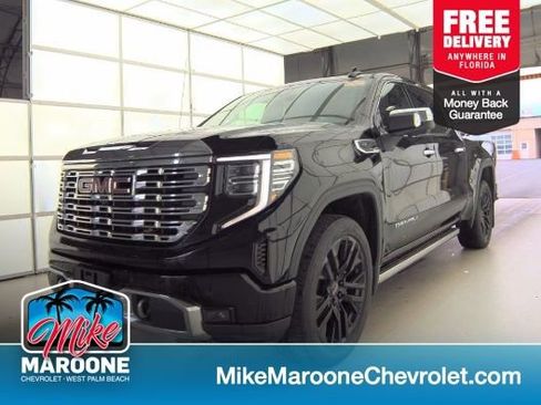 Used 2022 GMC Sierra 1500 Denali w/ Technology Package AWD/4WD image 1