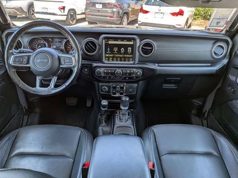 Used 2022 Jeep Wrangler Unlimited Sahara w/ Cold Weather Group AWD/4WD image 16