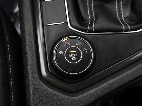 Used 2022 Volkswagen Tiguan SEL R-Line AWD/4WD image 57