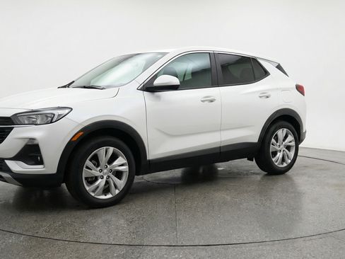Used 2025 Buick Encore GX Preferred FWD image 3