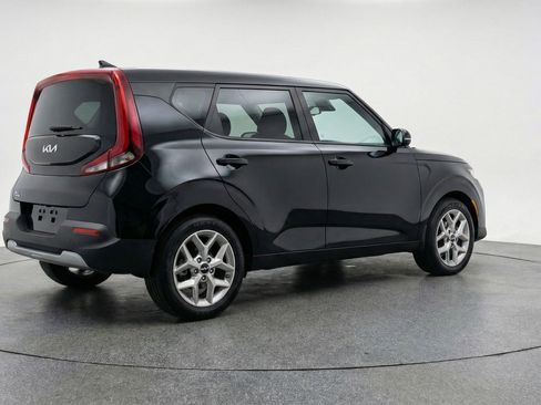 Used 2025 Kia Soul LX w/ LX Technology Package FWD image 9