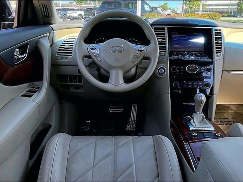Used 2016 INFINITI QX70 AWD w/ Premium Package image 17