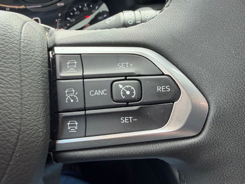 Used 2025 Jeep Compass Limited AWD/4WD image 28