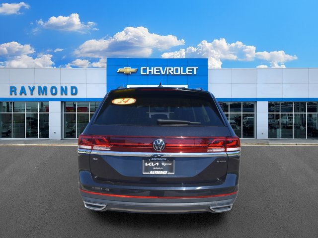 Used 2024 Volkswagen Atlas SE AWD/4WD image 4