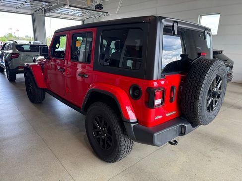 Used 2023 Jeep Wrangler Sport S image 4